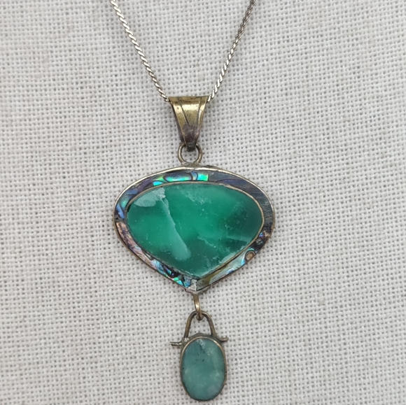 Vintage Abalone And Green Agate Pendant Necklace - Picture 3 of 7